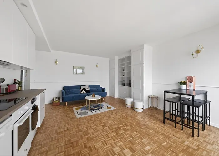 High-end One-bedroom With Rooftop Views 13 Paris