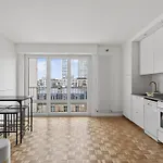 High-end One-bedroom With Rooftop Views 13 Apartamento Paris