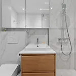 High-end One-bedroom With Rooftop Views 13