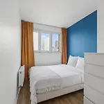 High-end One-bedroom With Rooftop Views 13 * Paris