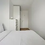 High-end One-bedroom With Rooftop Views 13 Paris