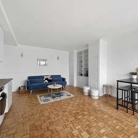 High-end One-bedroom With Rooftop Views 13 Paris